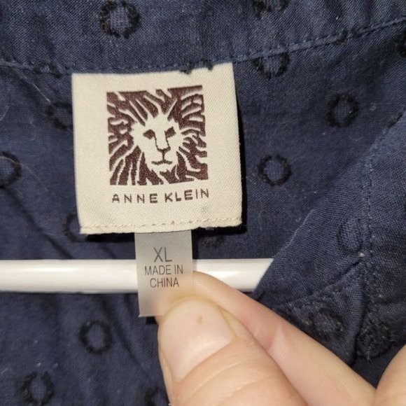 Anne Klein Women's Size XL Navy Blue Woven Sleeveless Blouse Button Up Collar - Picture 8 of 8